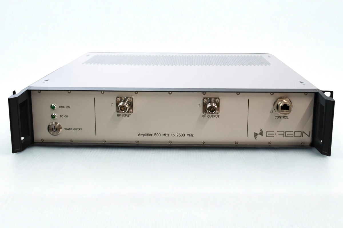 Rack-mount RF power amplifiers