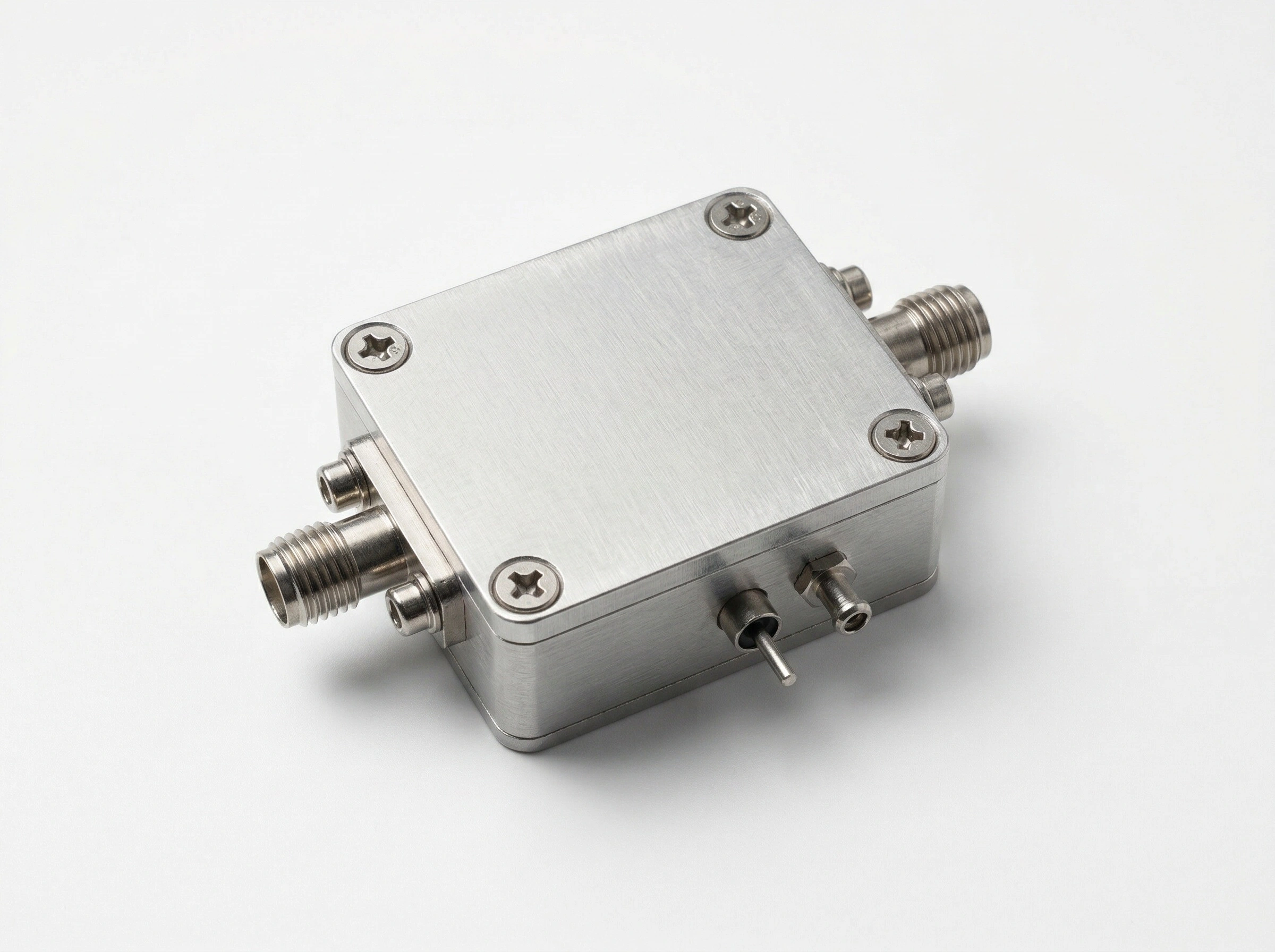 E-REON ERL-0050-4000-36DB-5P-MOD-A wideband low noise amplifier with SMA female RF connectors