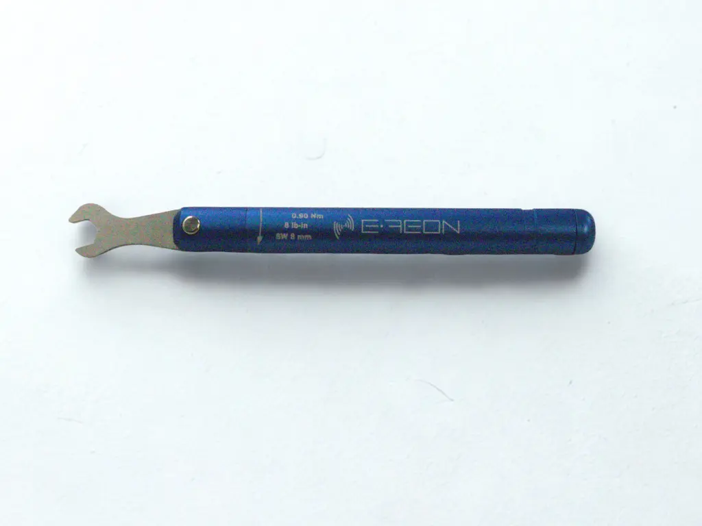 E-REON torque wrench, 8 mm hex, 8 lb-in preset torque